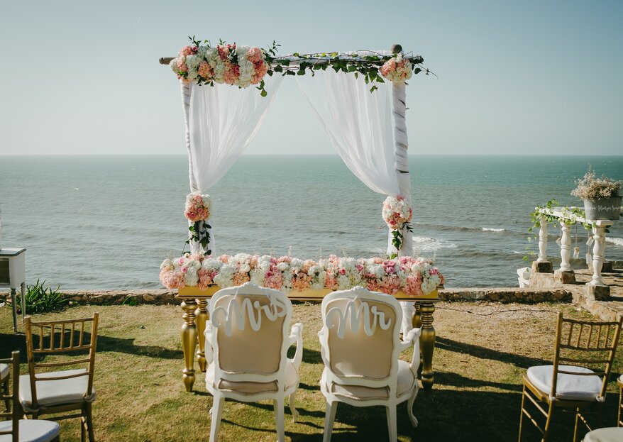 Consejos para decorar el altar de tu boda al aire libre